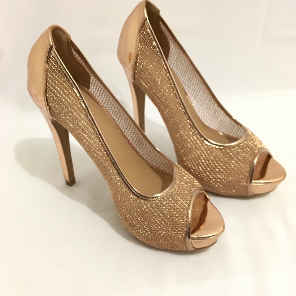 Shoes - Picture 2 of 4